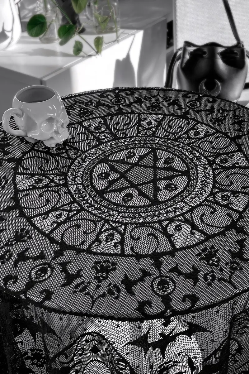 Asra Vintage-Lace Tablecloth 1