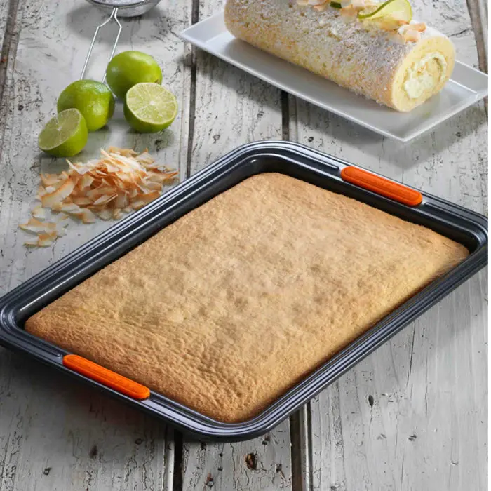 Le Creuset Flat Rectangular Baking Tray 1
